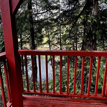 Waterfront Timber Frame Cottage! Ucluelet Eksteriør billede