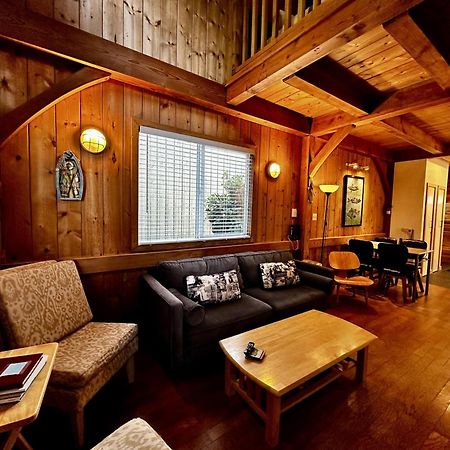 Waterfront Timber Frame Cottage! Ucluelet Eksteriør billede