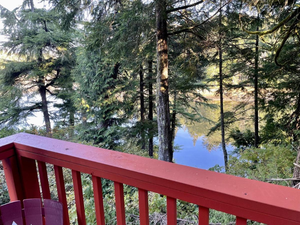 Waterfront Timber Frame Cottage! Ucluelet Eksteriør billede