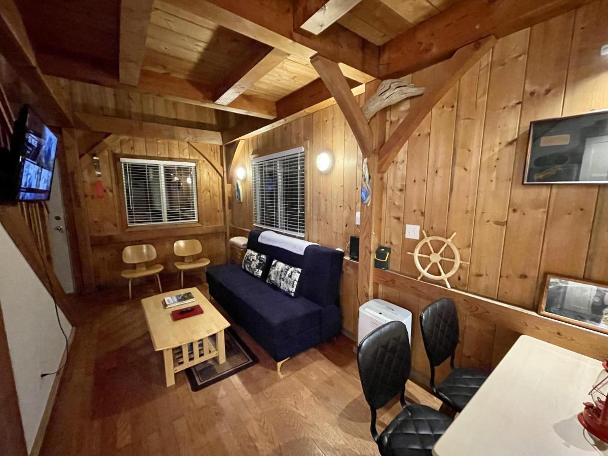 Waterfront Timber Frame Cottage! Ucluelet Eksteriør billede