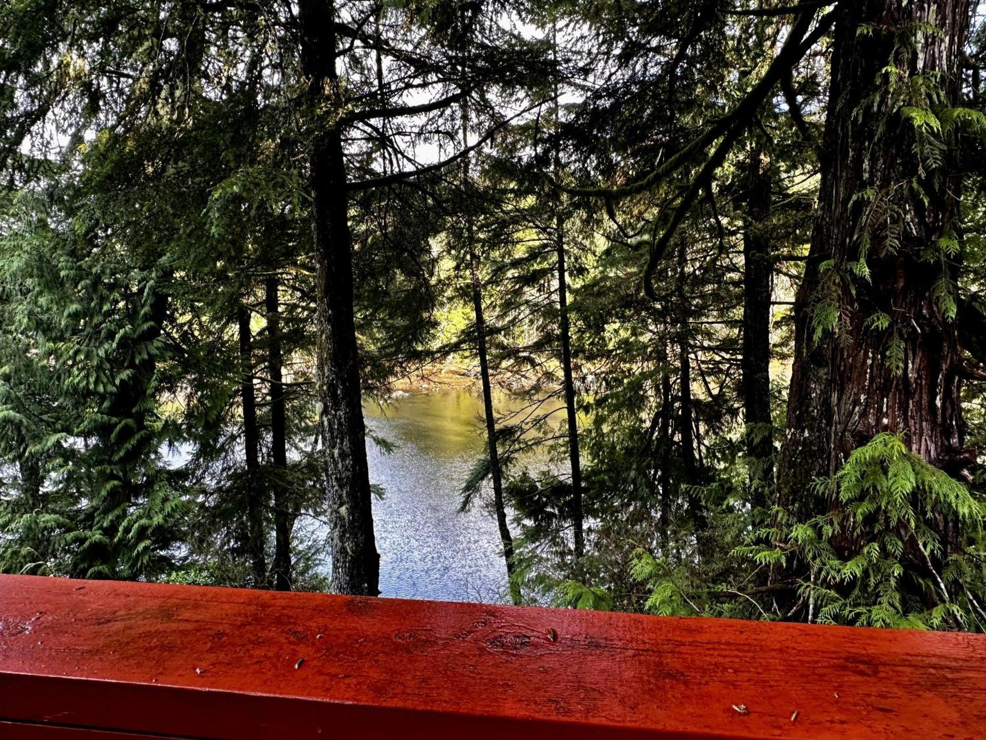Waterfront Timber Frame Cottage! Ucluelet Eksteriør billede