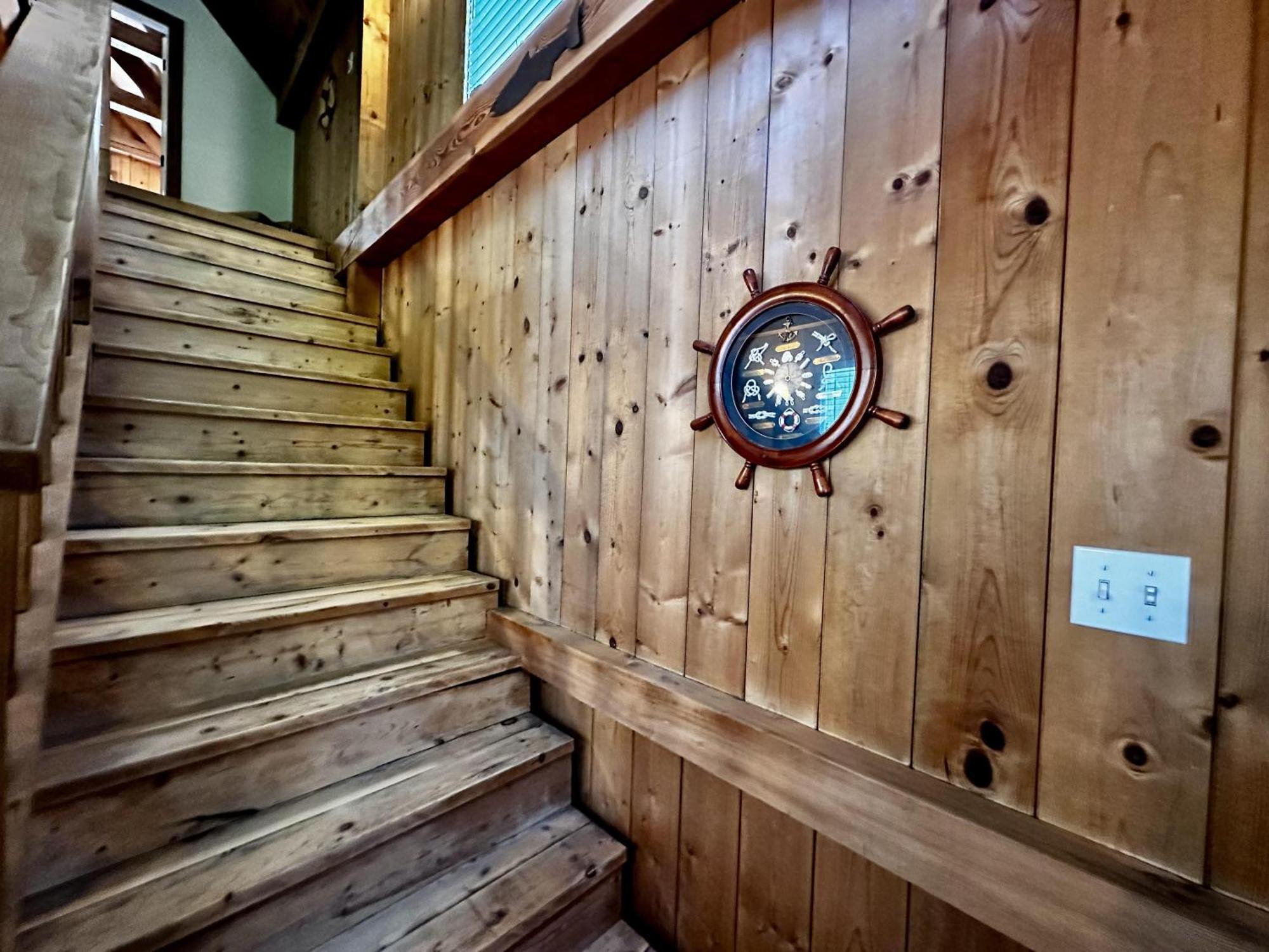Waterfront Timber Frame Cottage! Ucluelet Eksteriør billede