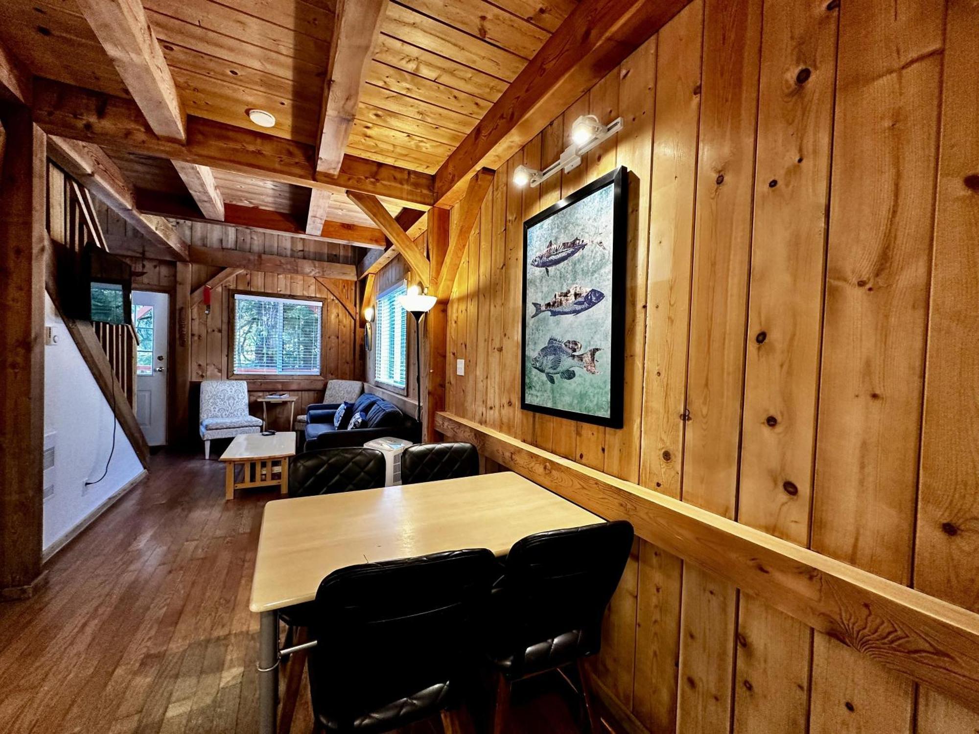 Waterfront Timber Frame Cottage! Ucluelet Eksteriør billede