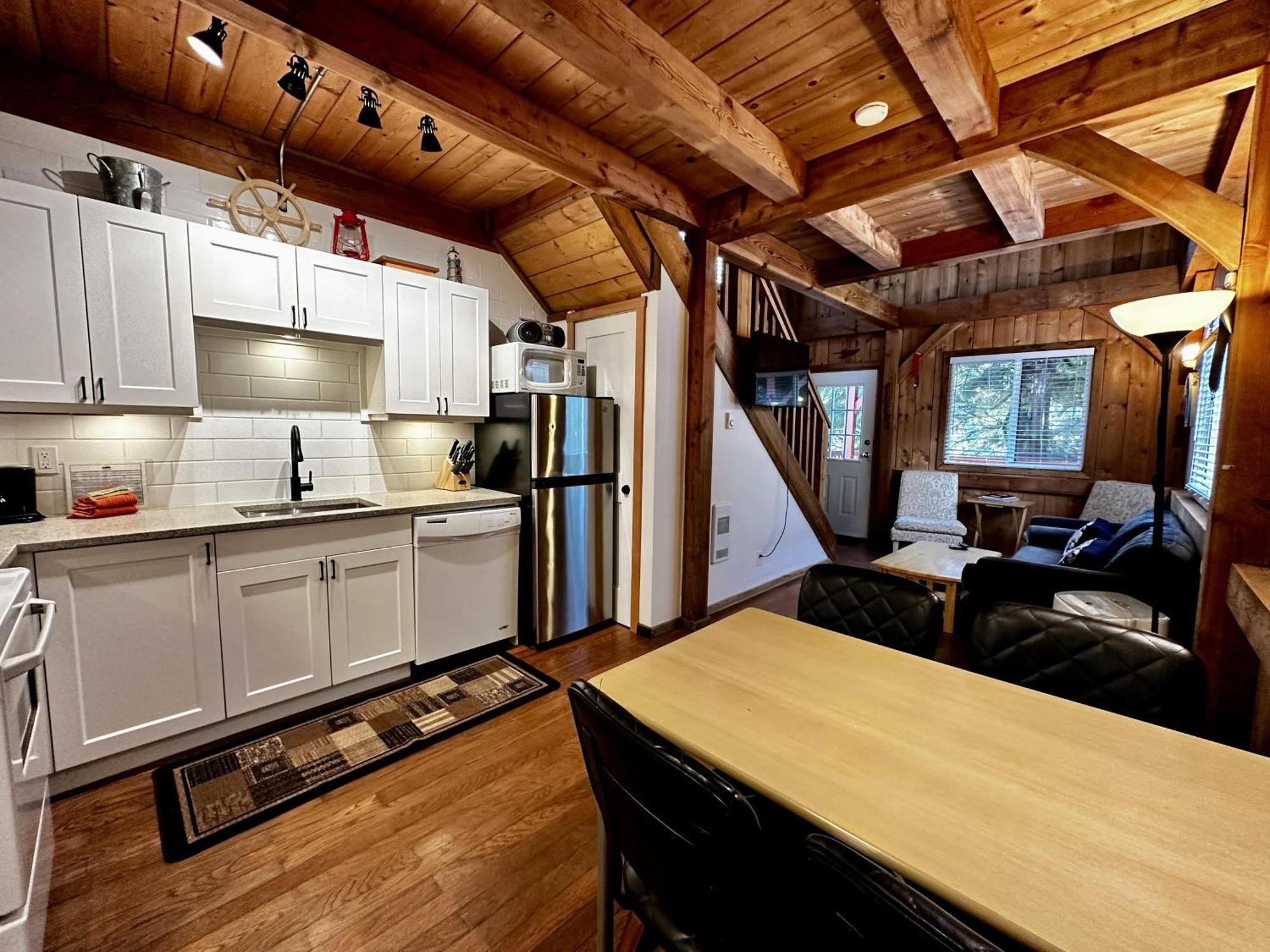 Waterfront Timber Frame Cottage! Ucluelet Eksteriør billede